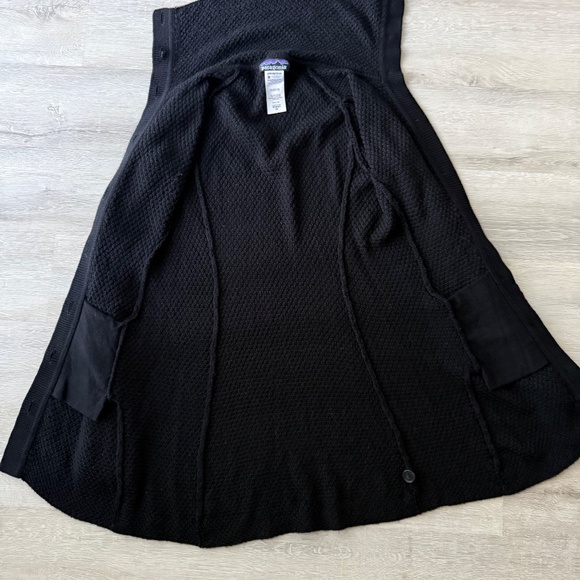 Patagonia Women’s Black Merino Wool knit Cardigan Sweater XS - Picture 5 of 8